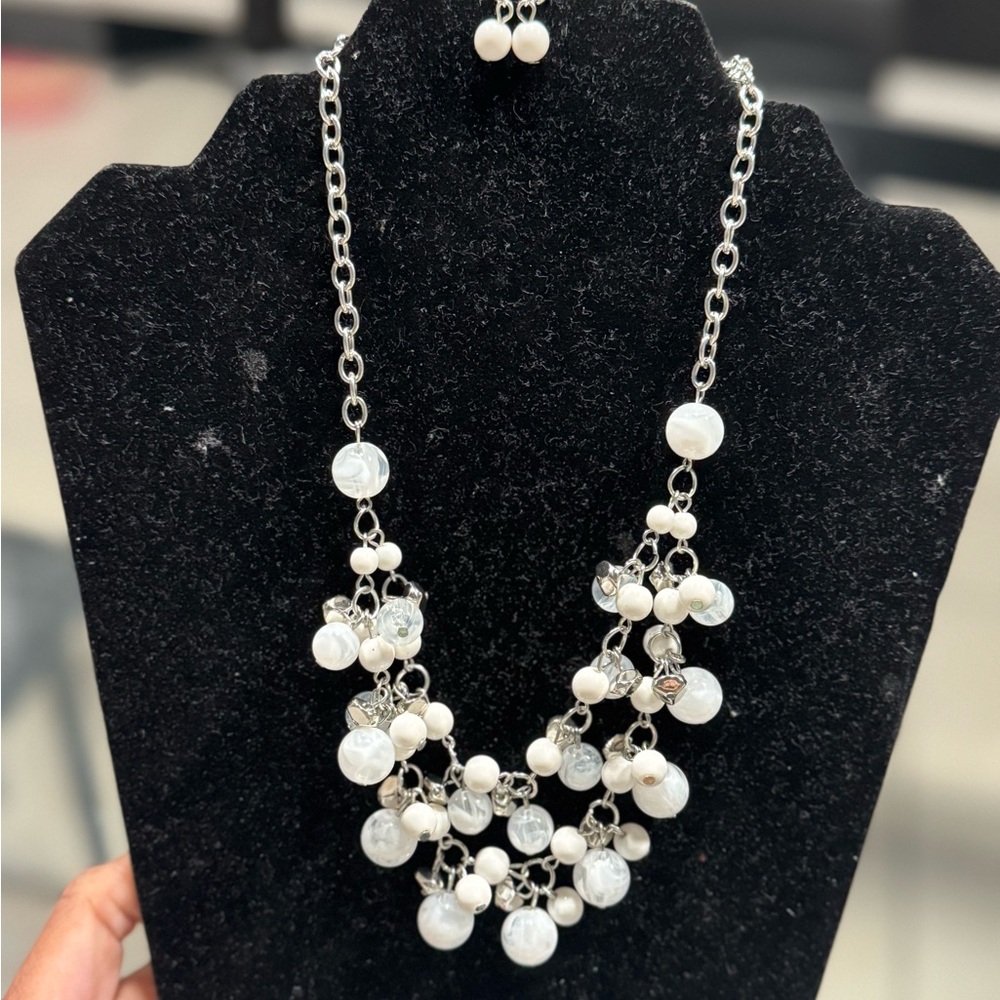 Elegant Silver and White Necklace